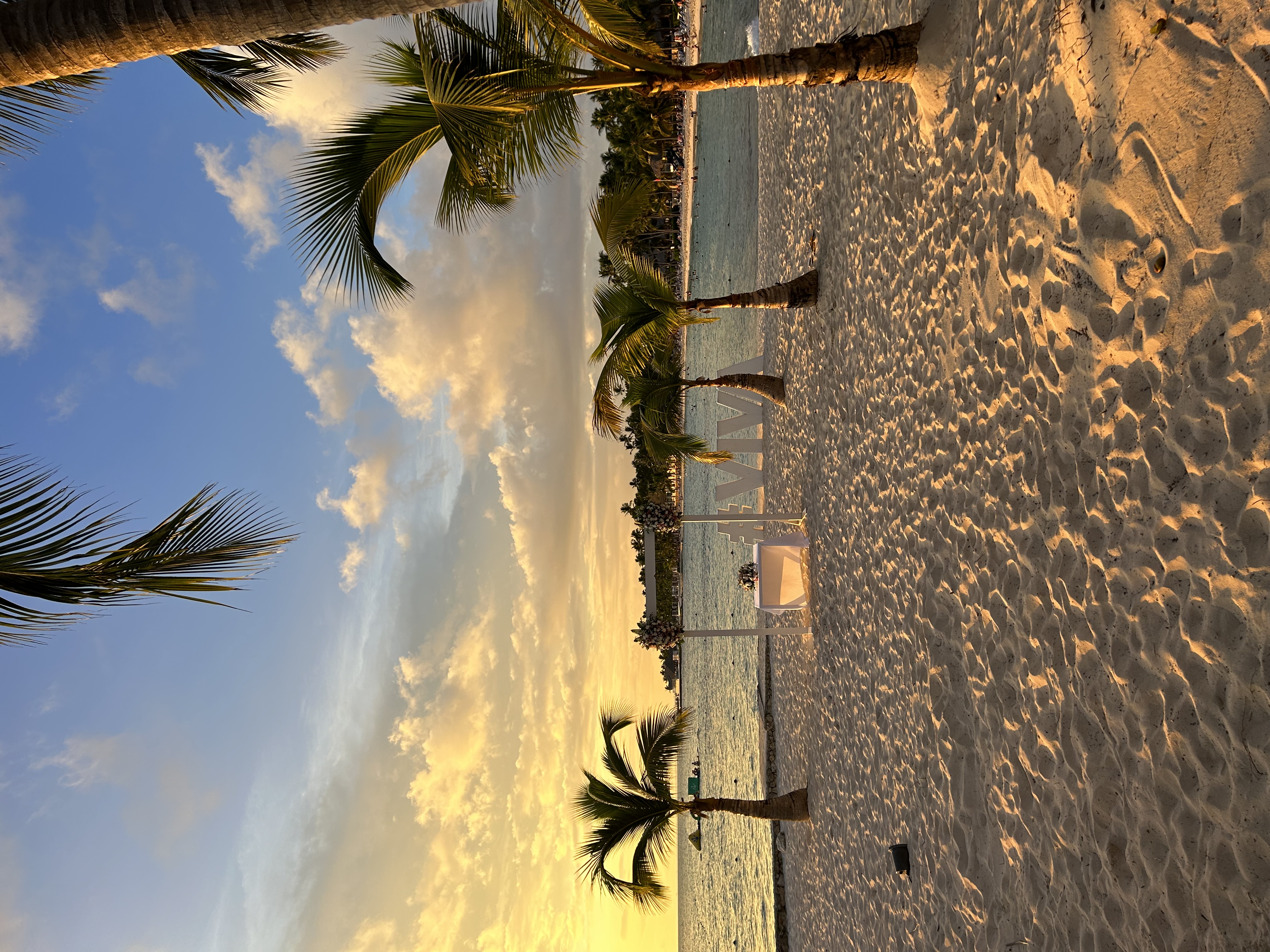 Book your wedding day in Viva Wyndham Dominicus Beach