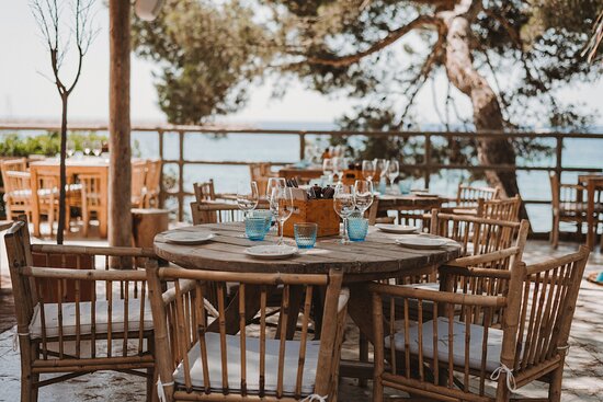 Book your wedding day in Bohemian Seascape - UM Chambao