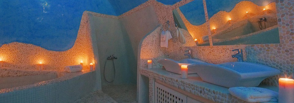 Book your wedding day in Suites of the Gods Spa Hotel Santorini