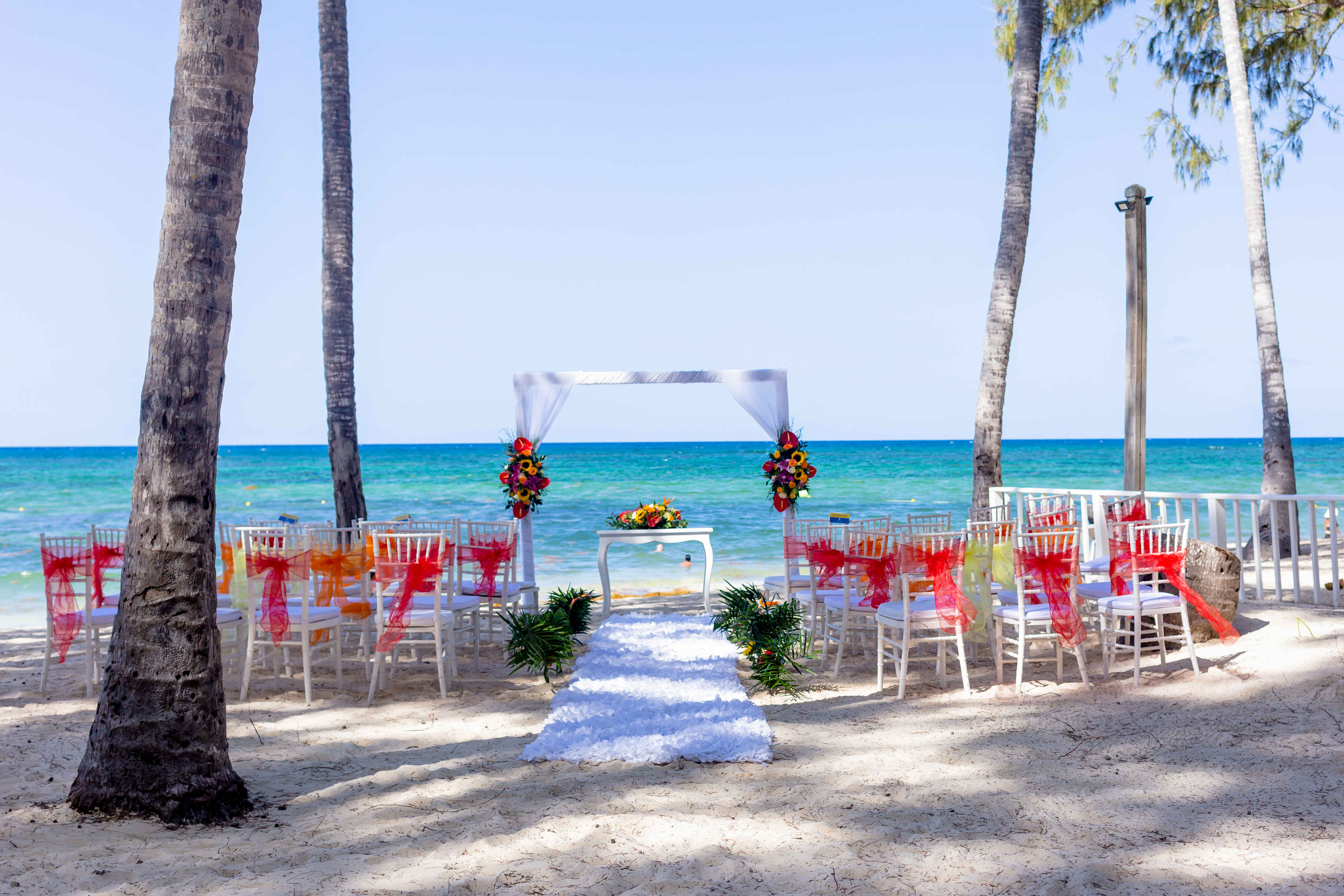 Book your wedding day in Vista Sol Punta Cana Beach Resort & Spa