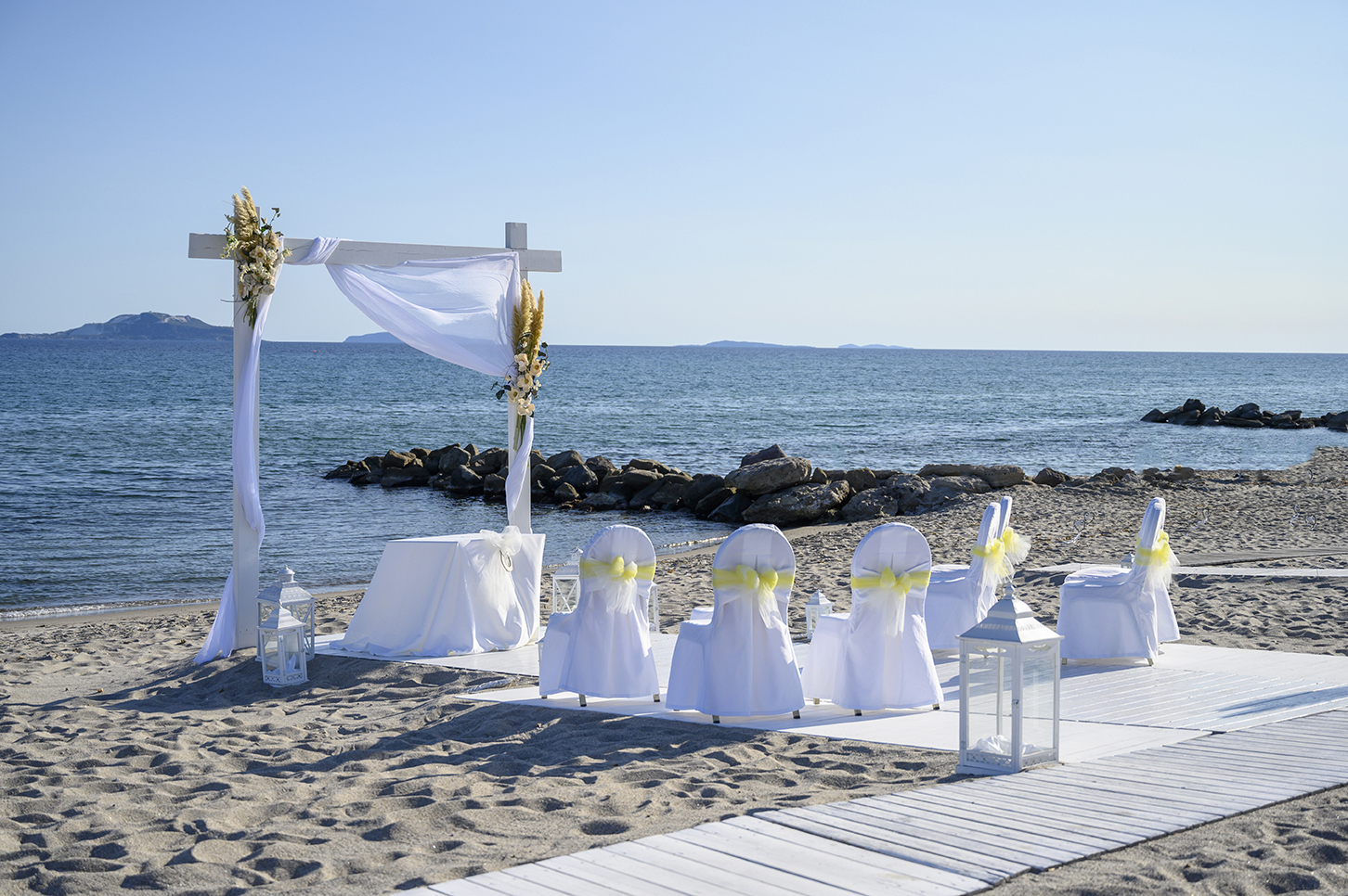 Book your wedding day in Porto Bello Beach