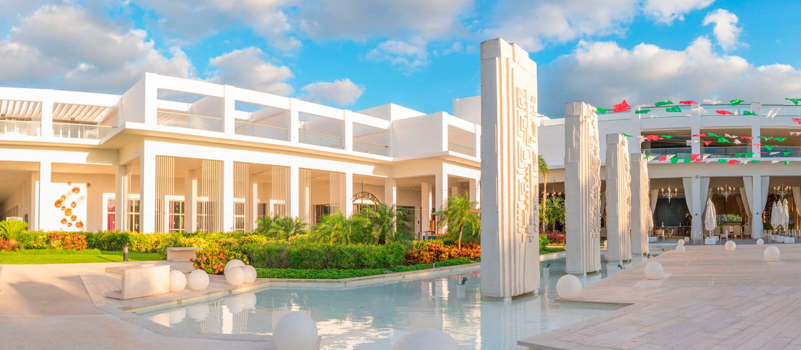 Book your wedding day in Platinum Yucatan Princess – Adults only 