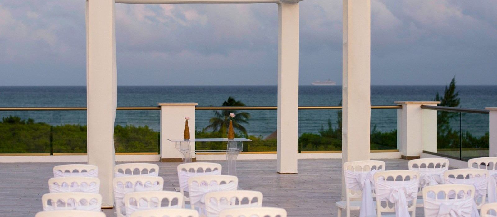 Book your wedding day in Platinum Yucatan Princess – Adults only 