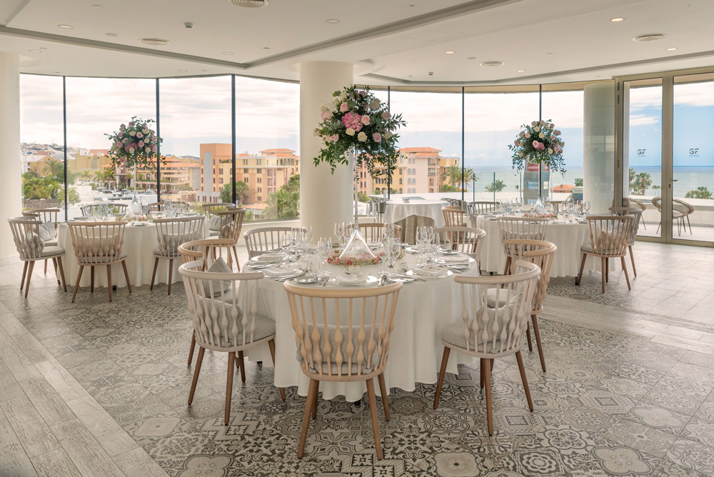 Book your wedding day in GF VICTORIA