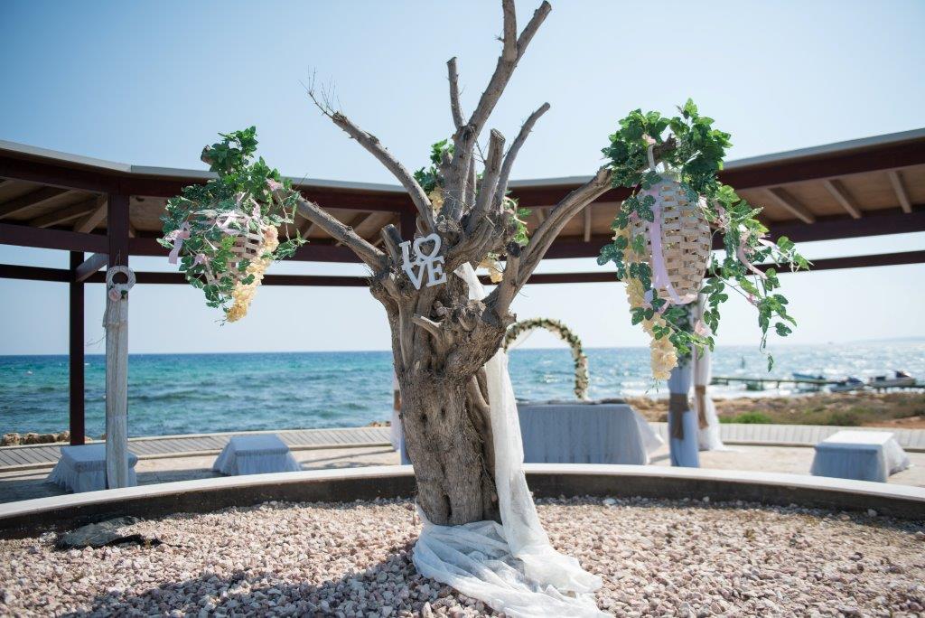 Book your wedding day in Poseidon Venue