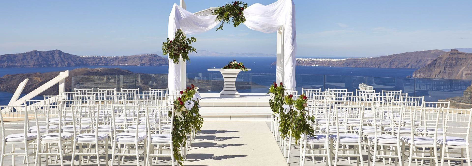 Book your wedding day in Suites of the Gods Spa Hotel Santorini