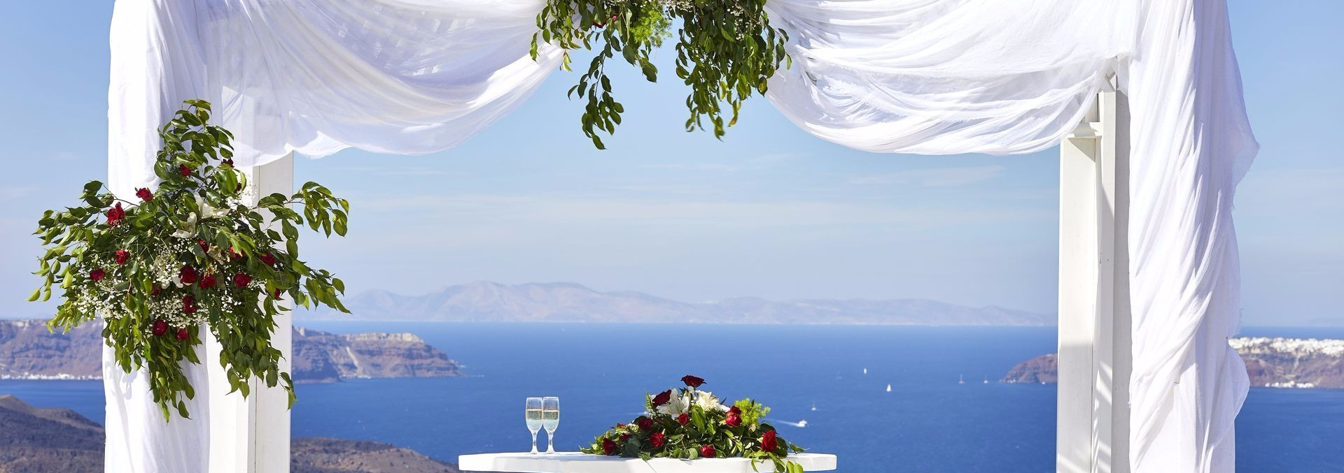 Book your wedding day in Suites of the Gods Spa Hotel Santorini