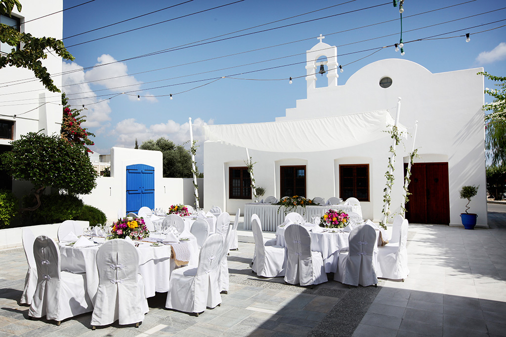 Book your wedding day in Aliathon Holiday Village Paphos