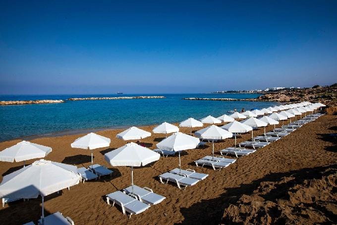 Book your wedding day in Venus Beach Hotel