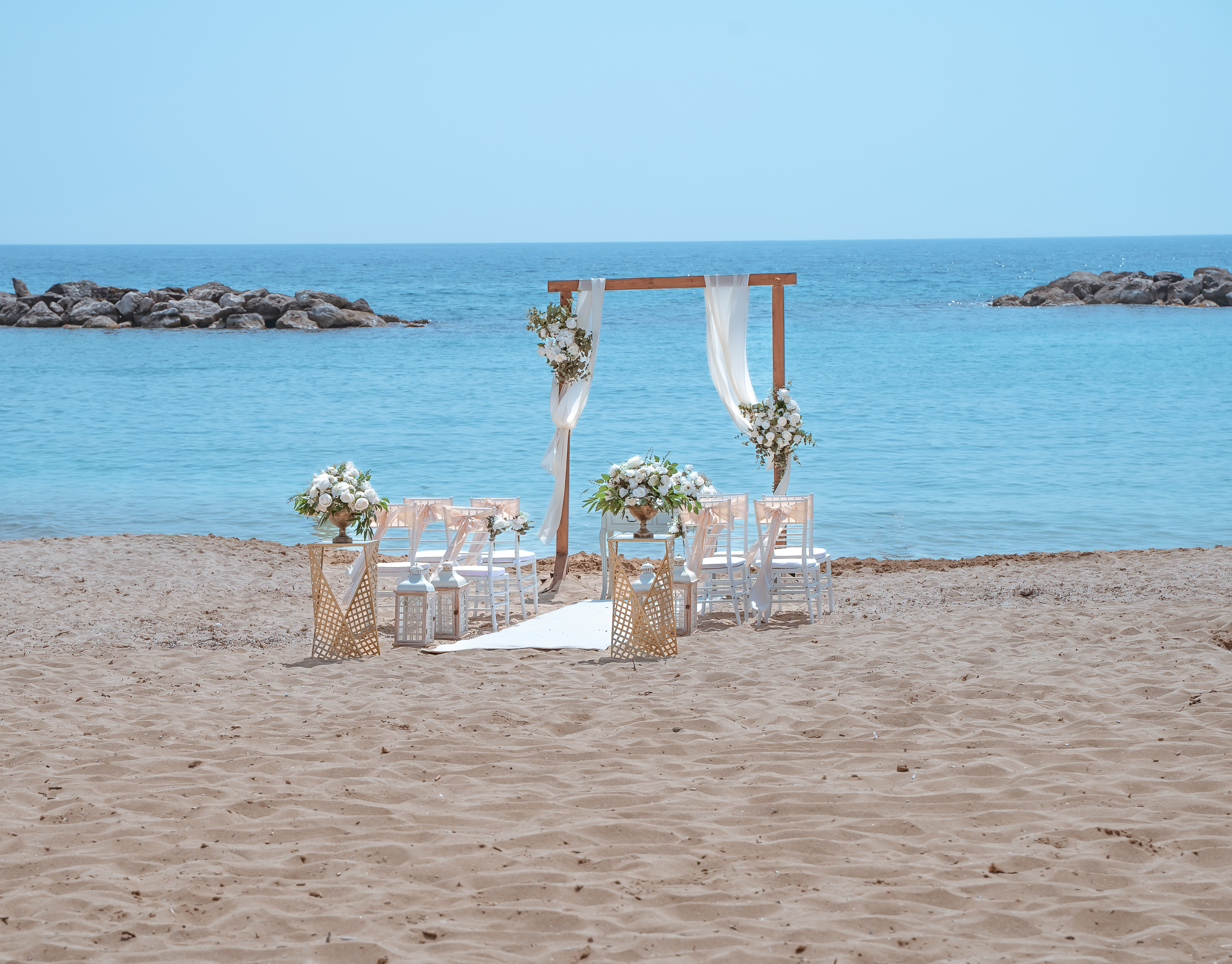Book your wedding day in Venus Beach Hotel