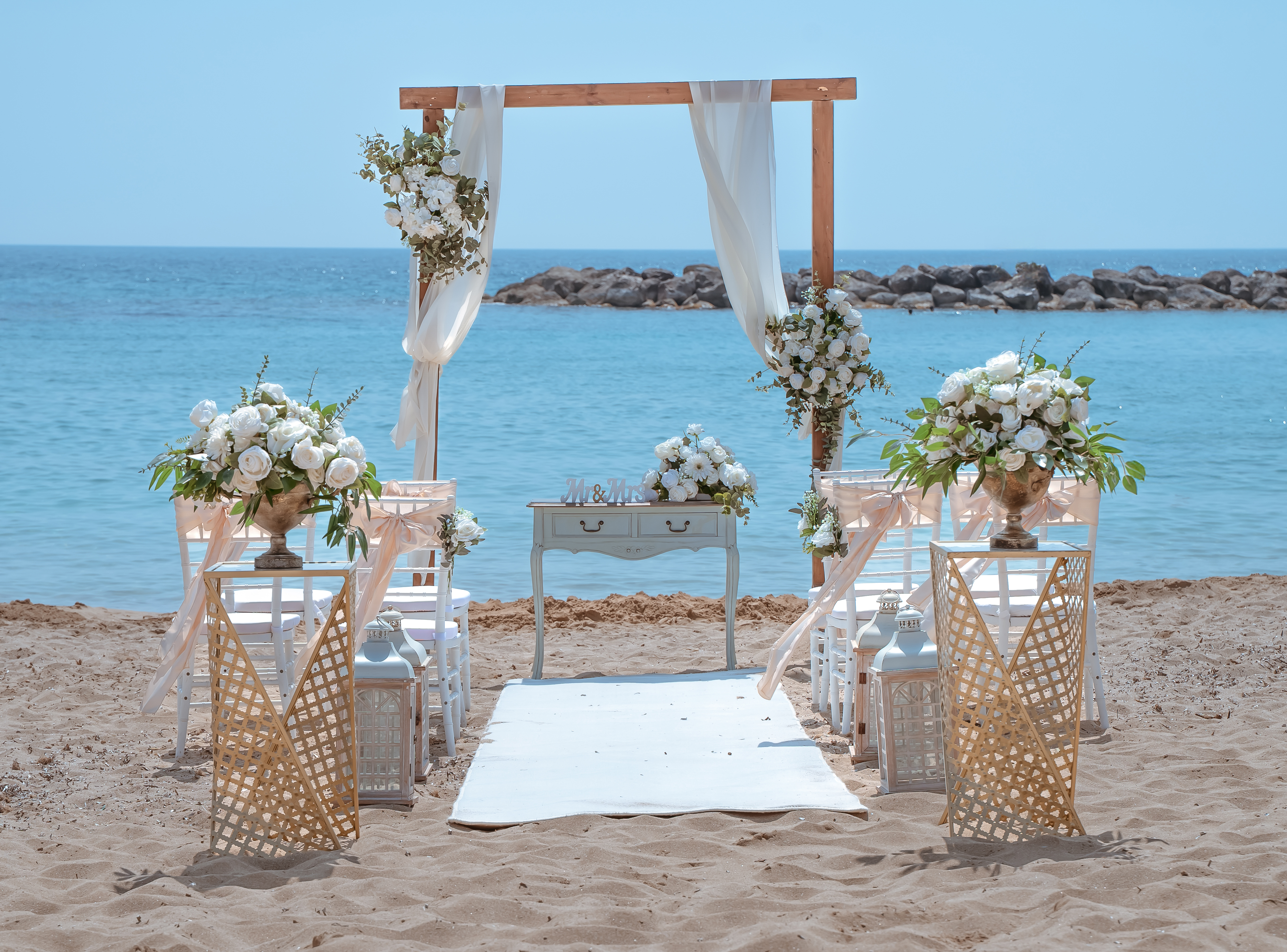 Book your wedding day in Venus Beach Hotel