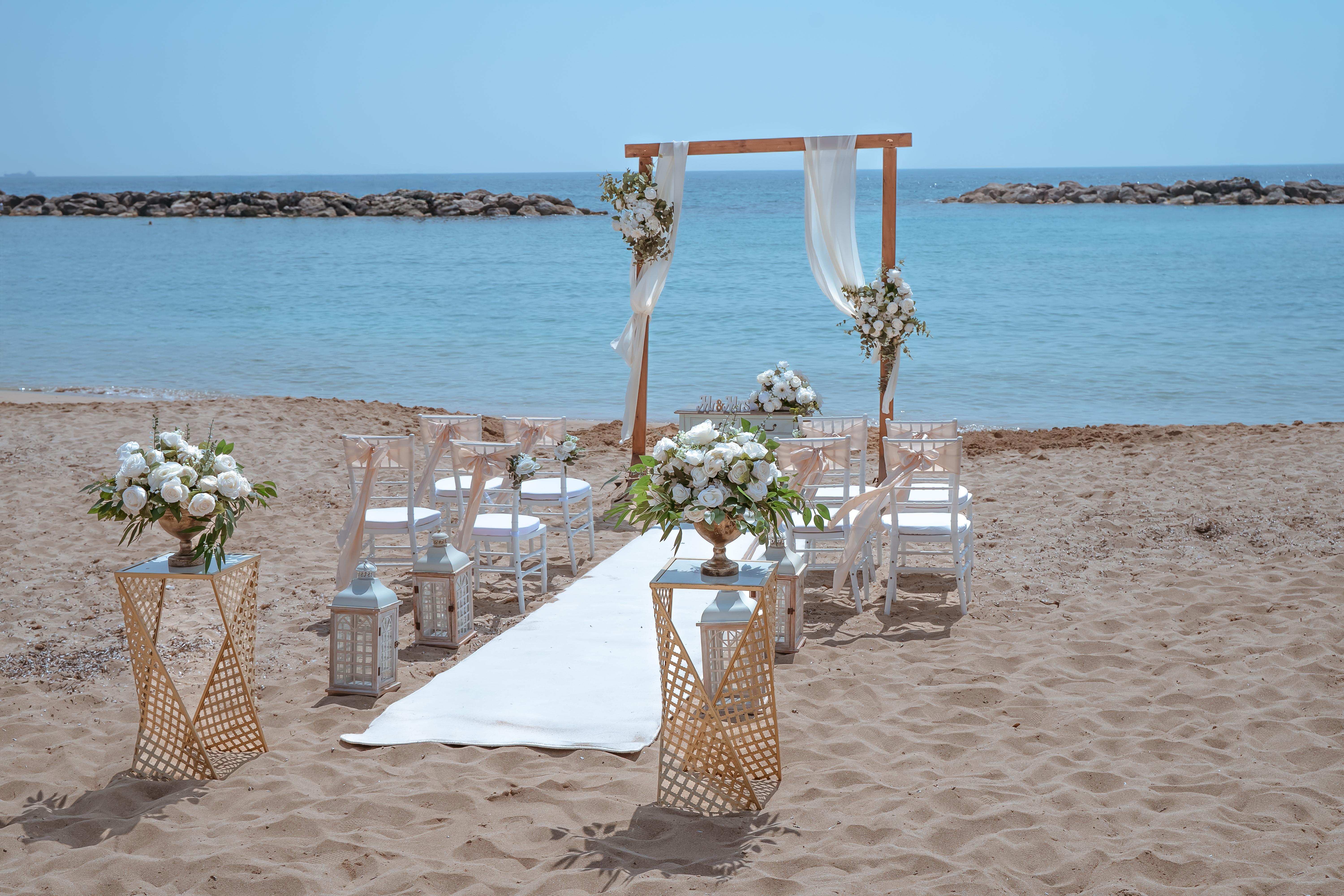 Book your wedding day in Venus Beach Hotel
