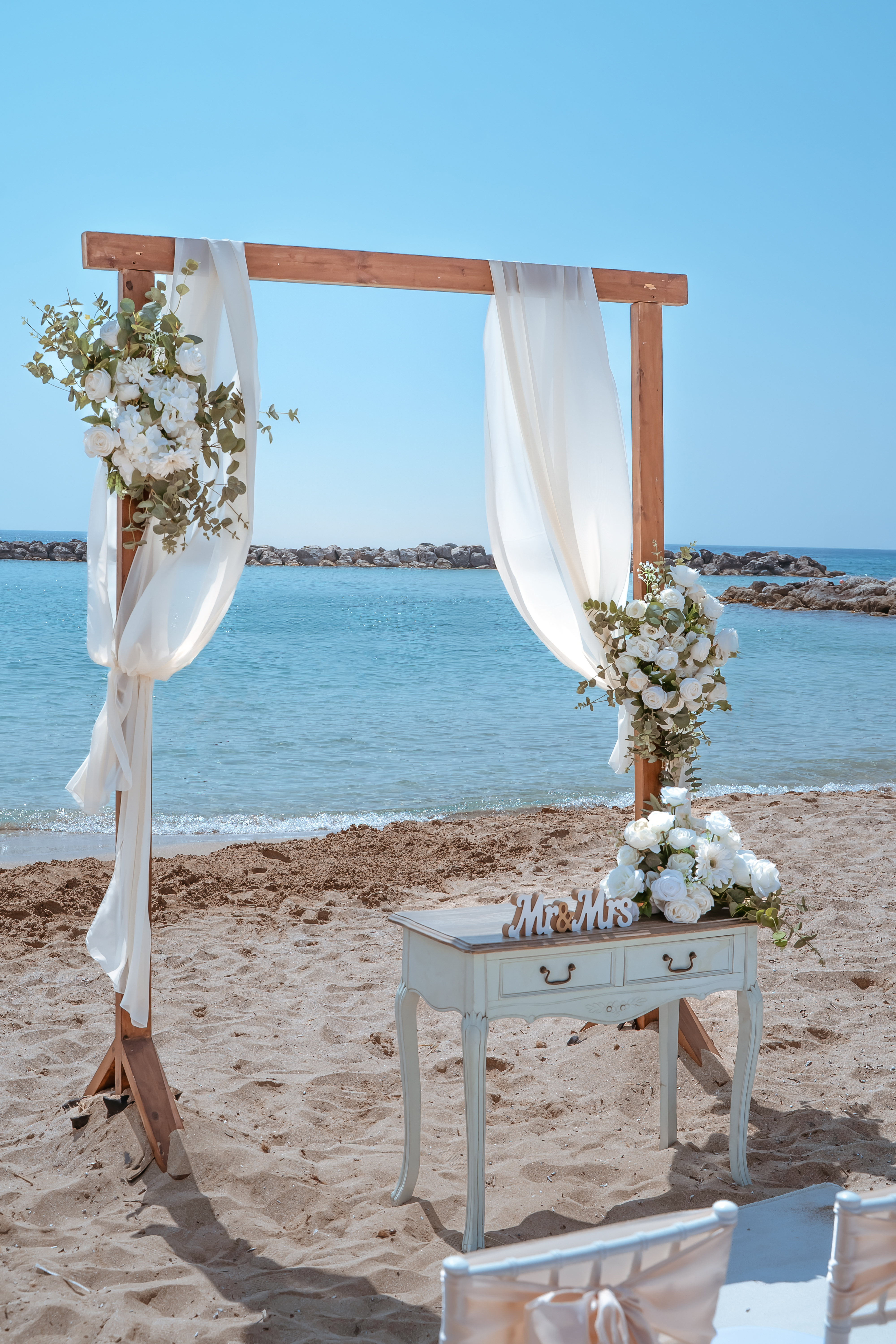 Book your wedding day in Venus Beach Hotel