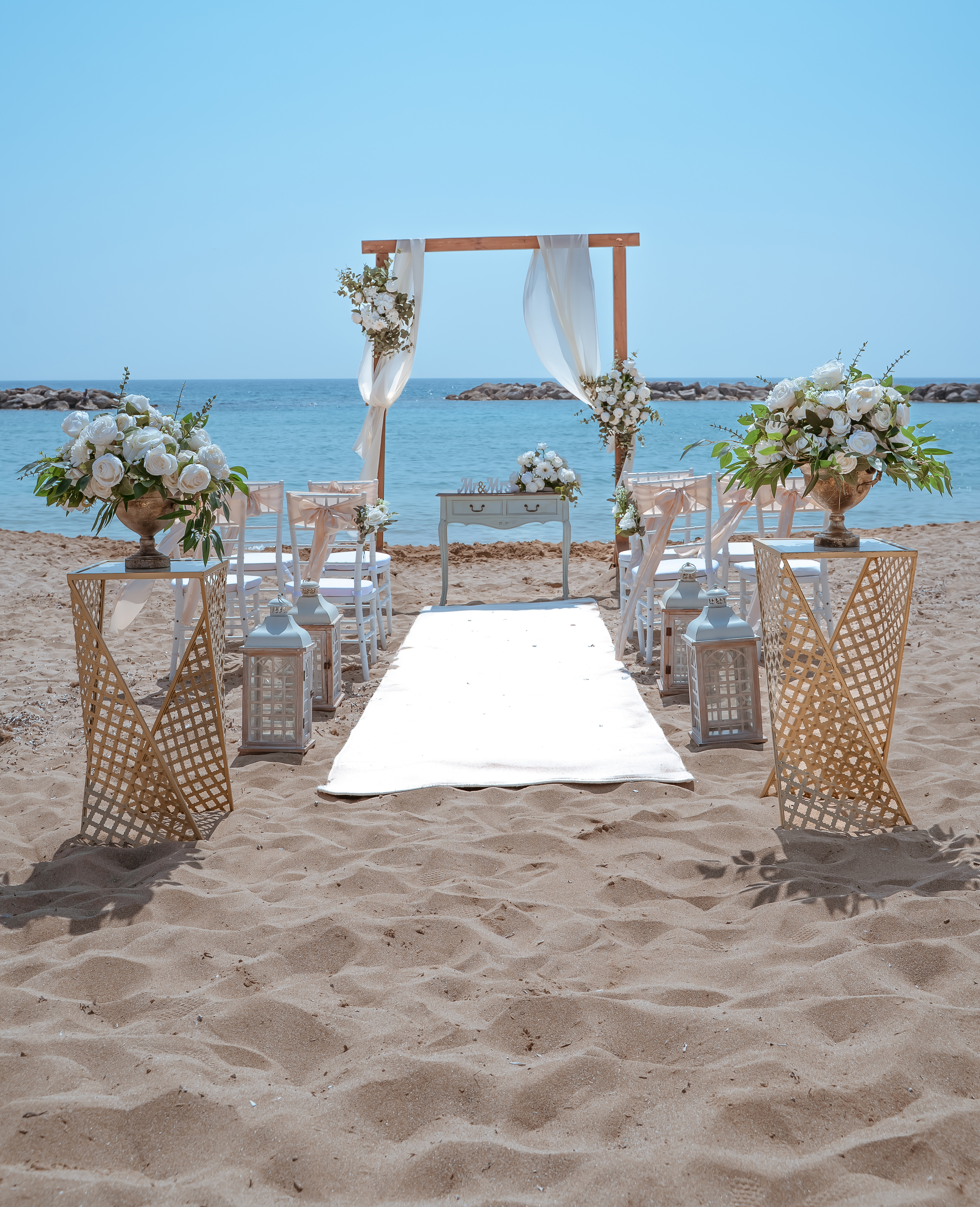 Book your wedding day in Venus Beach Hotel