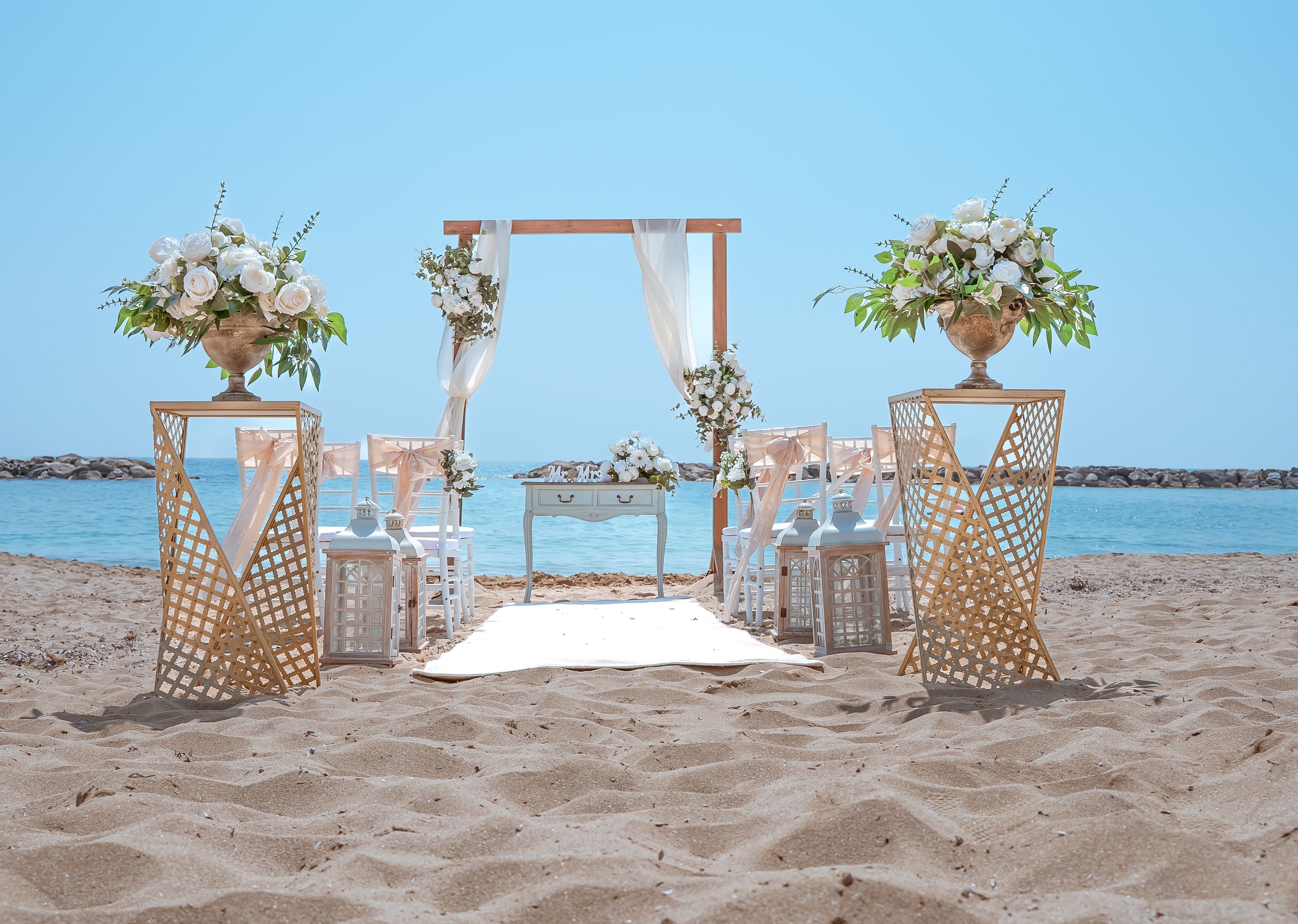 Book your wedding day in Venus Beach Hotel
