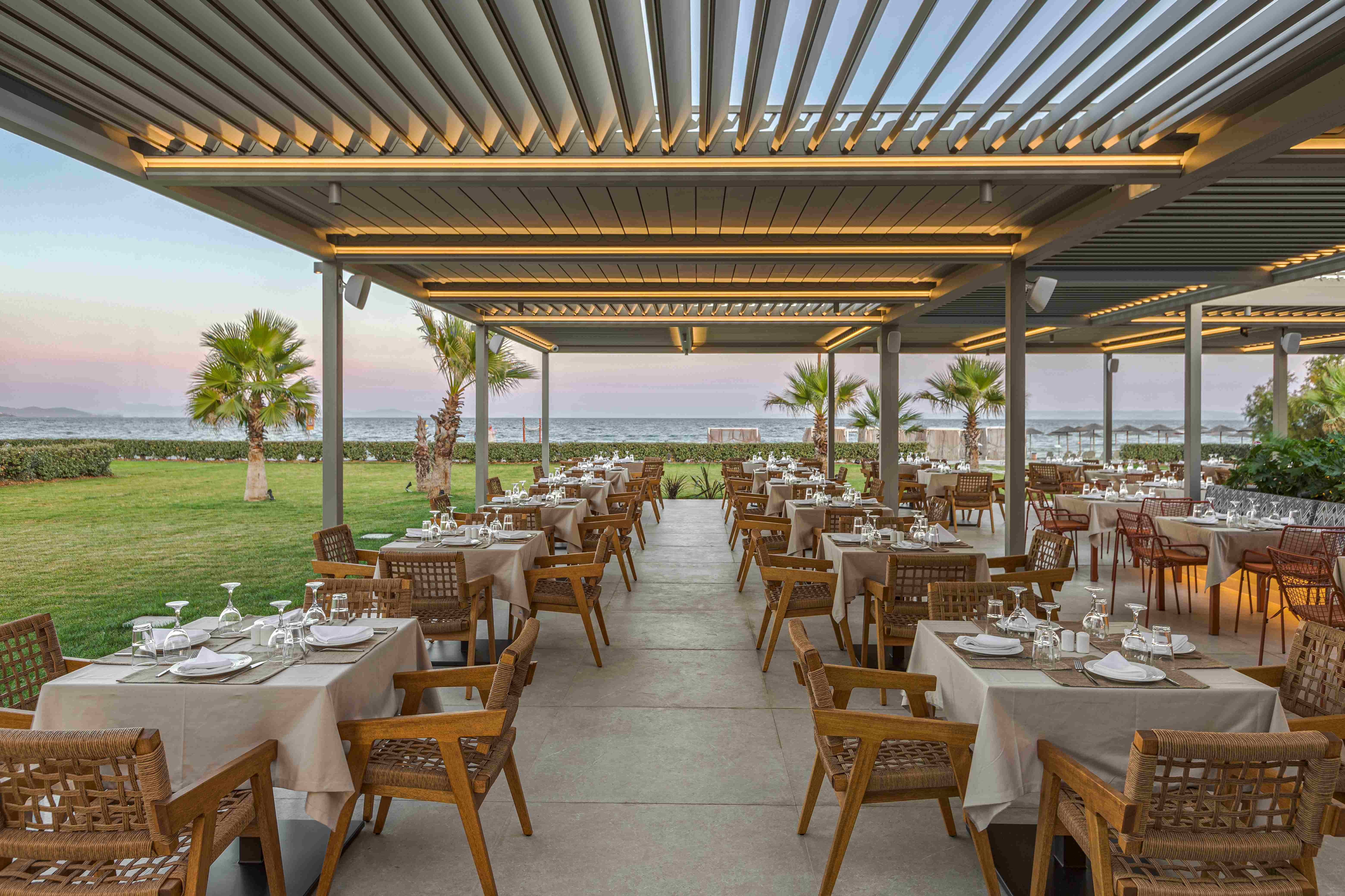 Book your wedding day in Blue Lagoon Queen