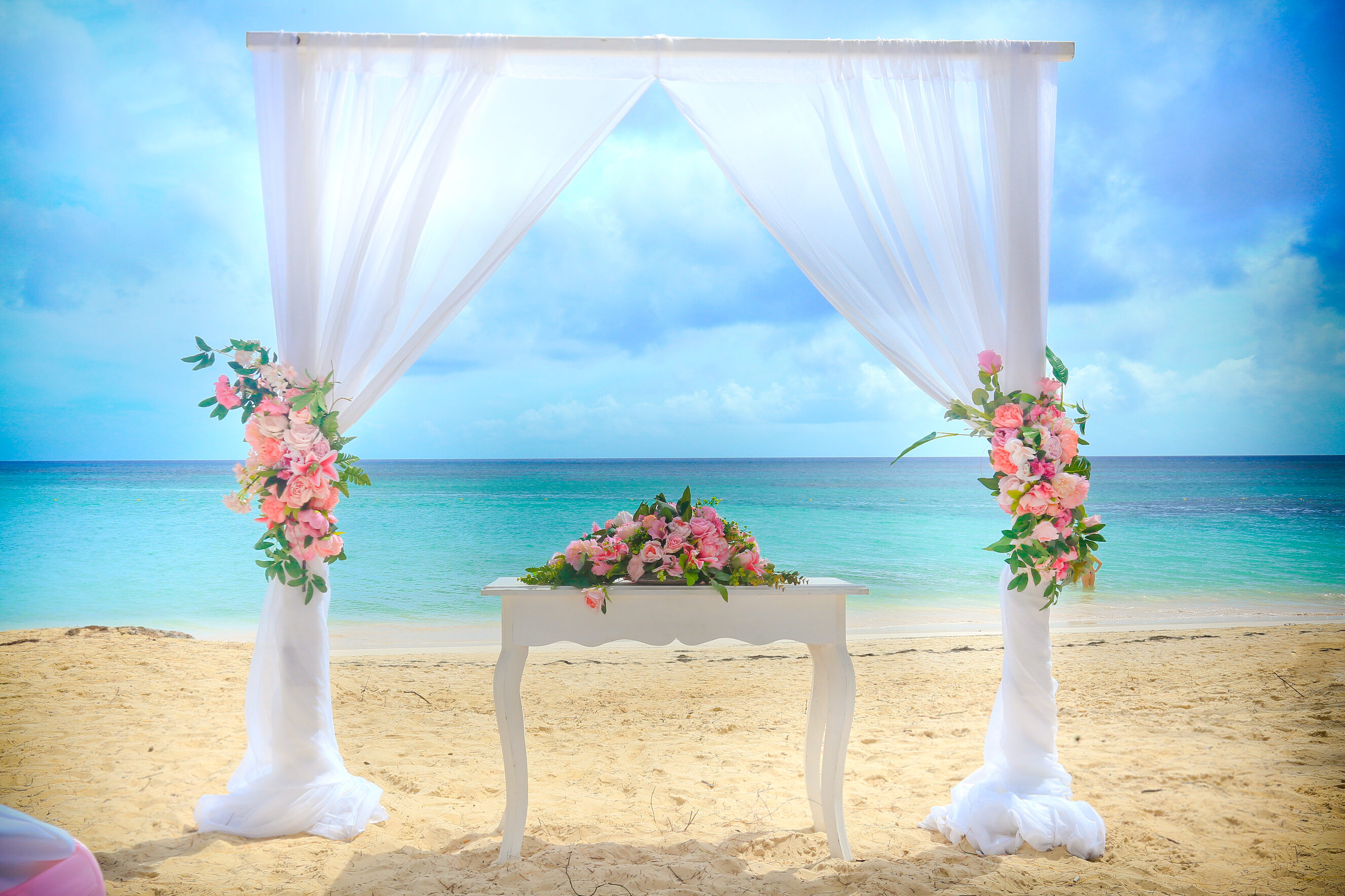 Book your wedding day in Vista Sol Punta Cana Beach Resort & Spa