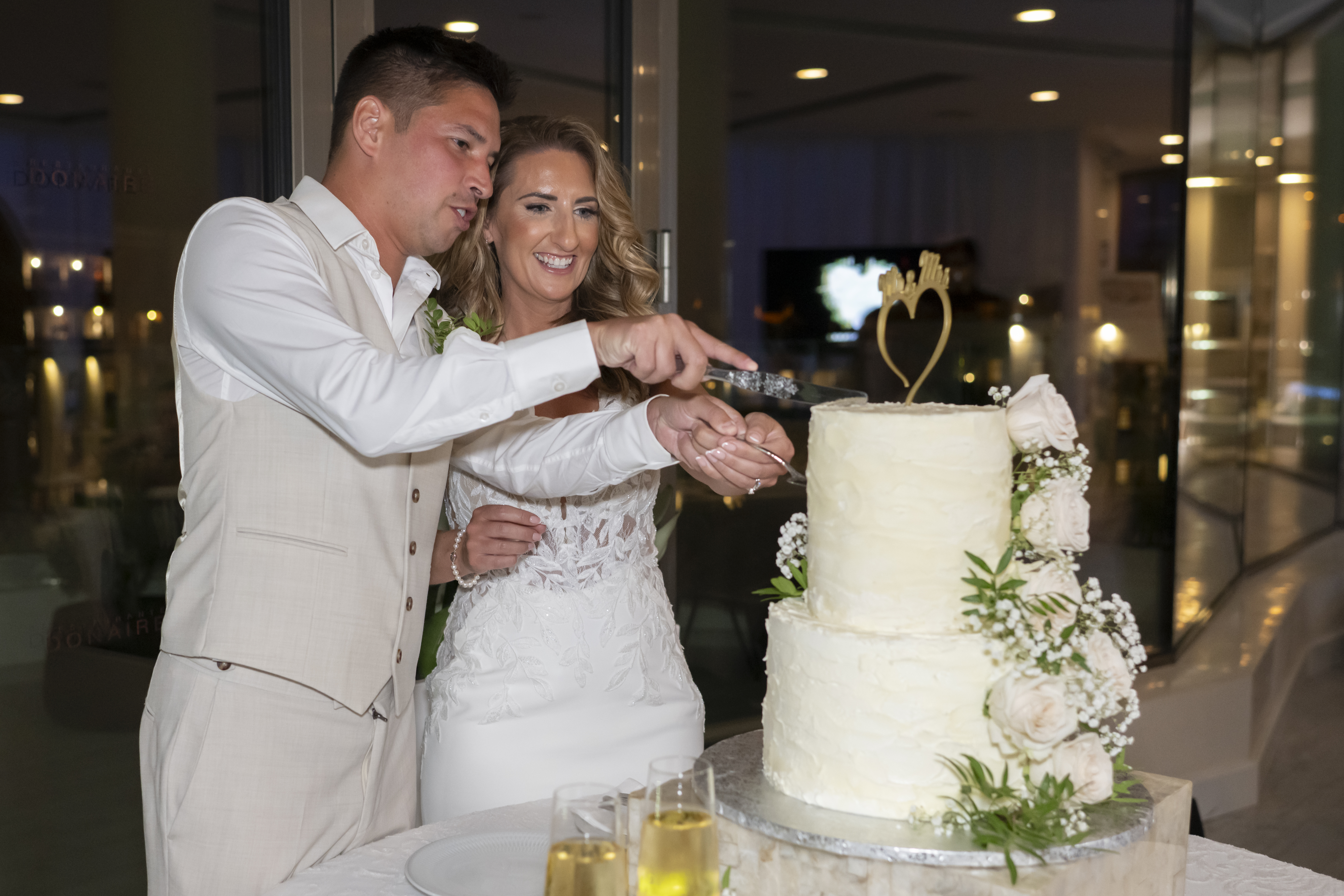 Book your wedding day in GF VICTORIA
