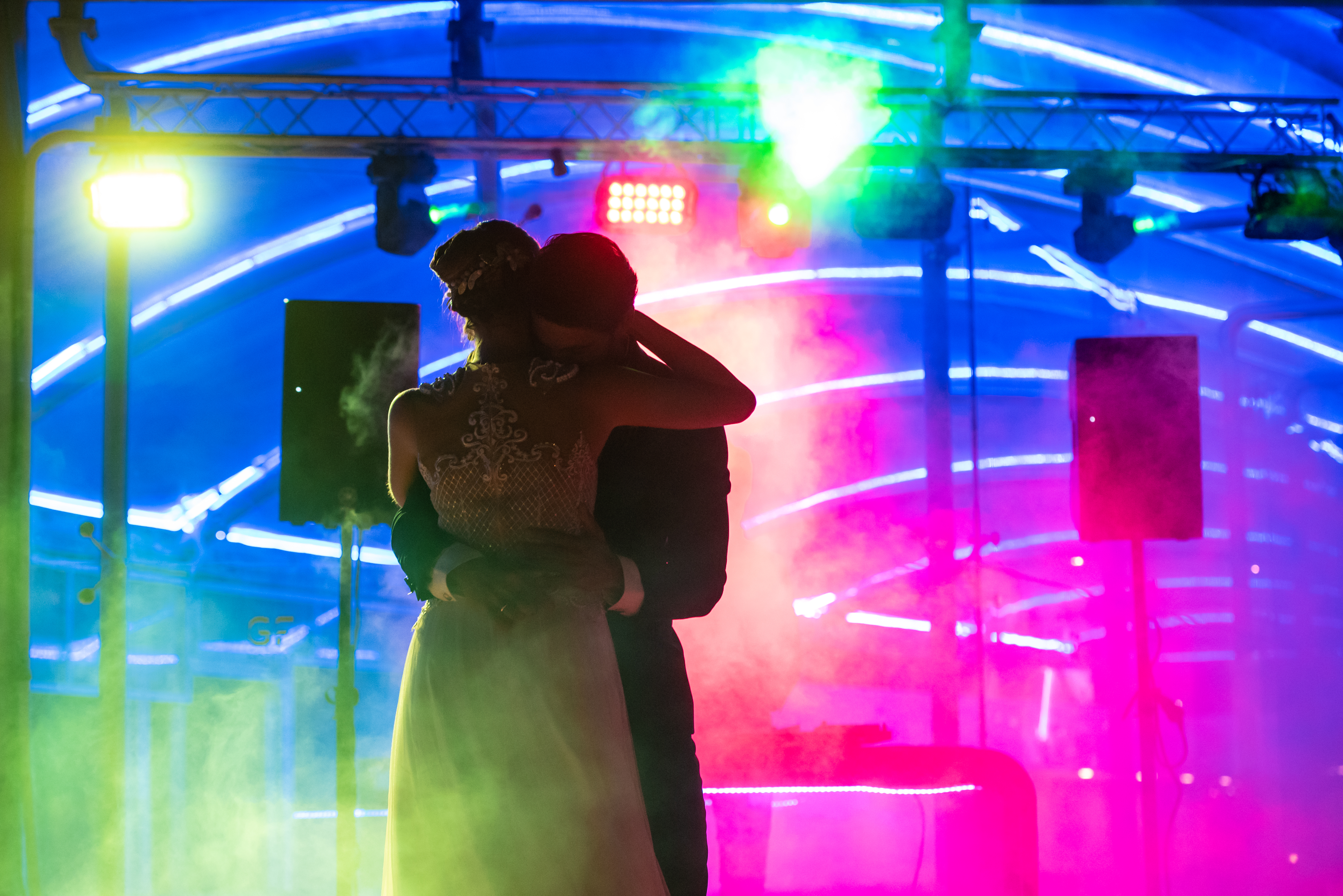 Book your wedding day in GF VICTORIA