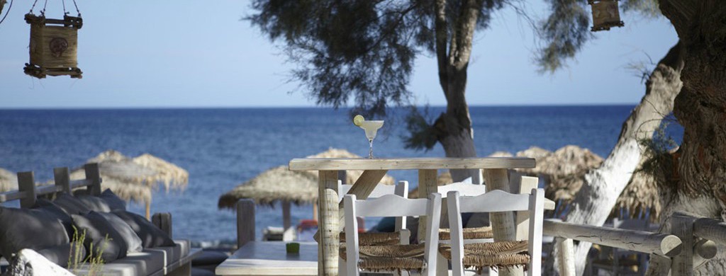 Book your wedding day in Demilmar Beach Restaurant Bar Santorini