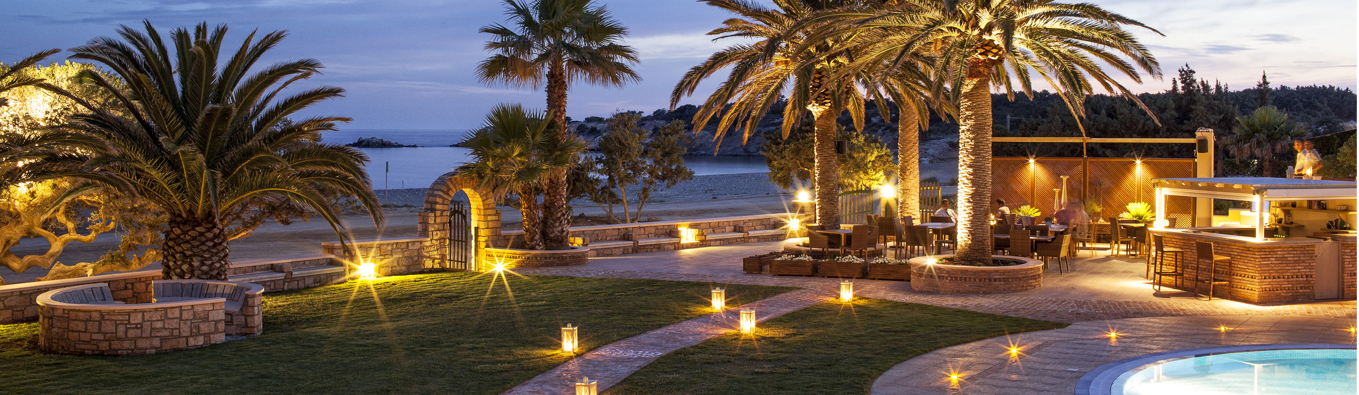 Book your wedding day in Finikas Hotel Naxos