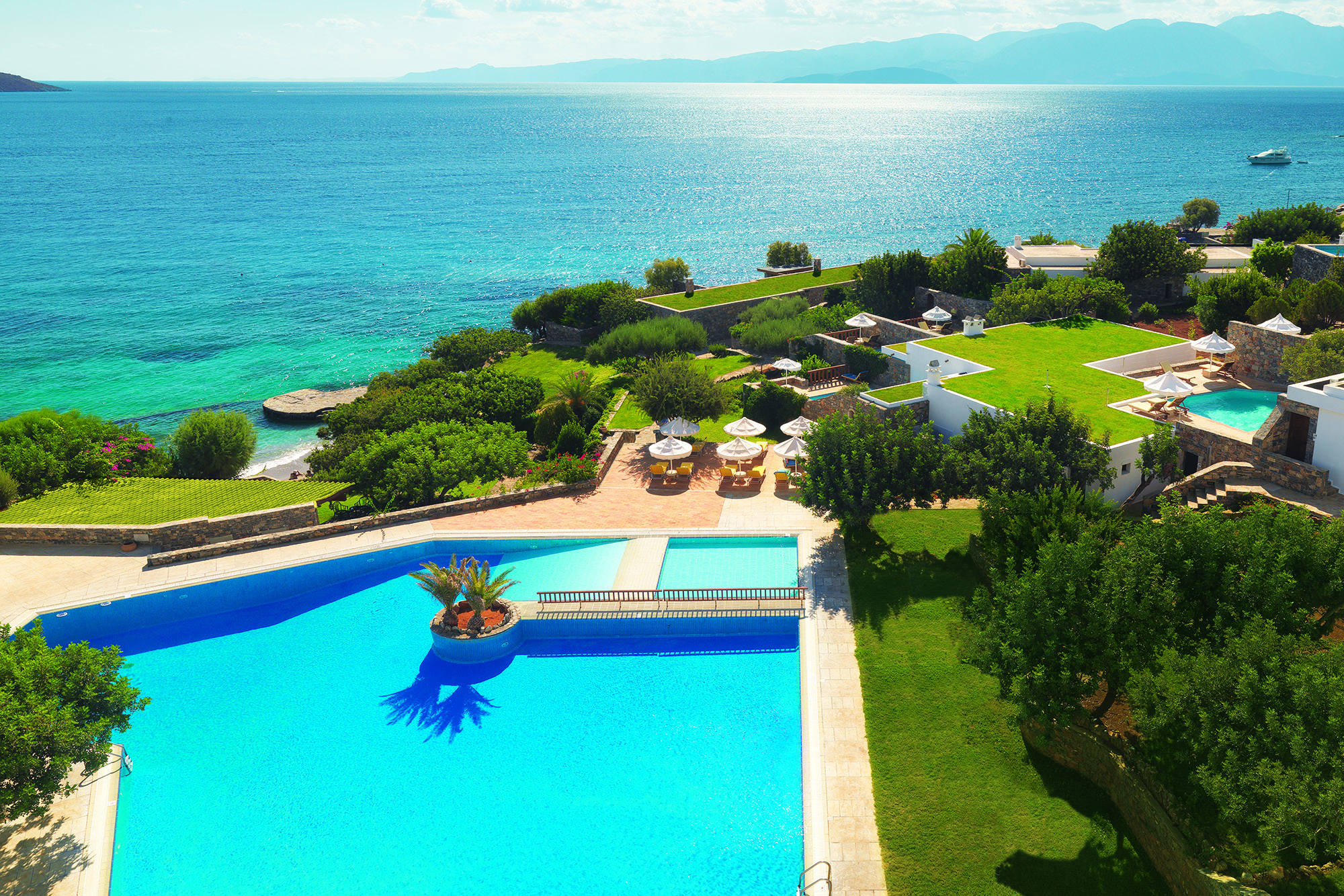 Book your wedding day in Elounda Mare Relais & Châteaux Hotel Crete 