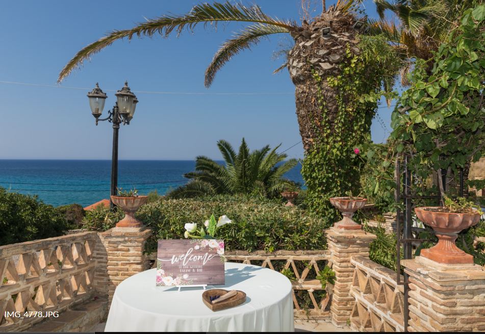 Book your wedding day in Aresti Restaurant Zante