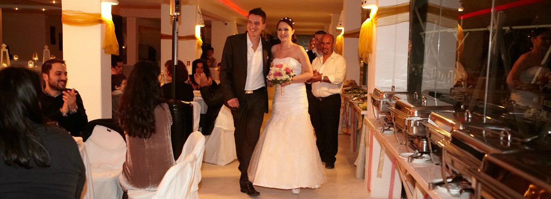 Book your wedding day in Demilmar Beach Restaurant Bar Santorini