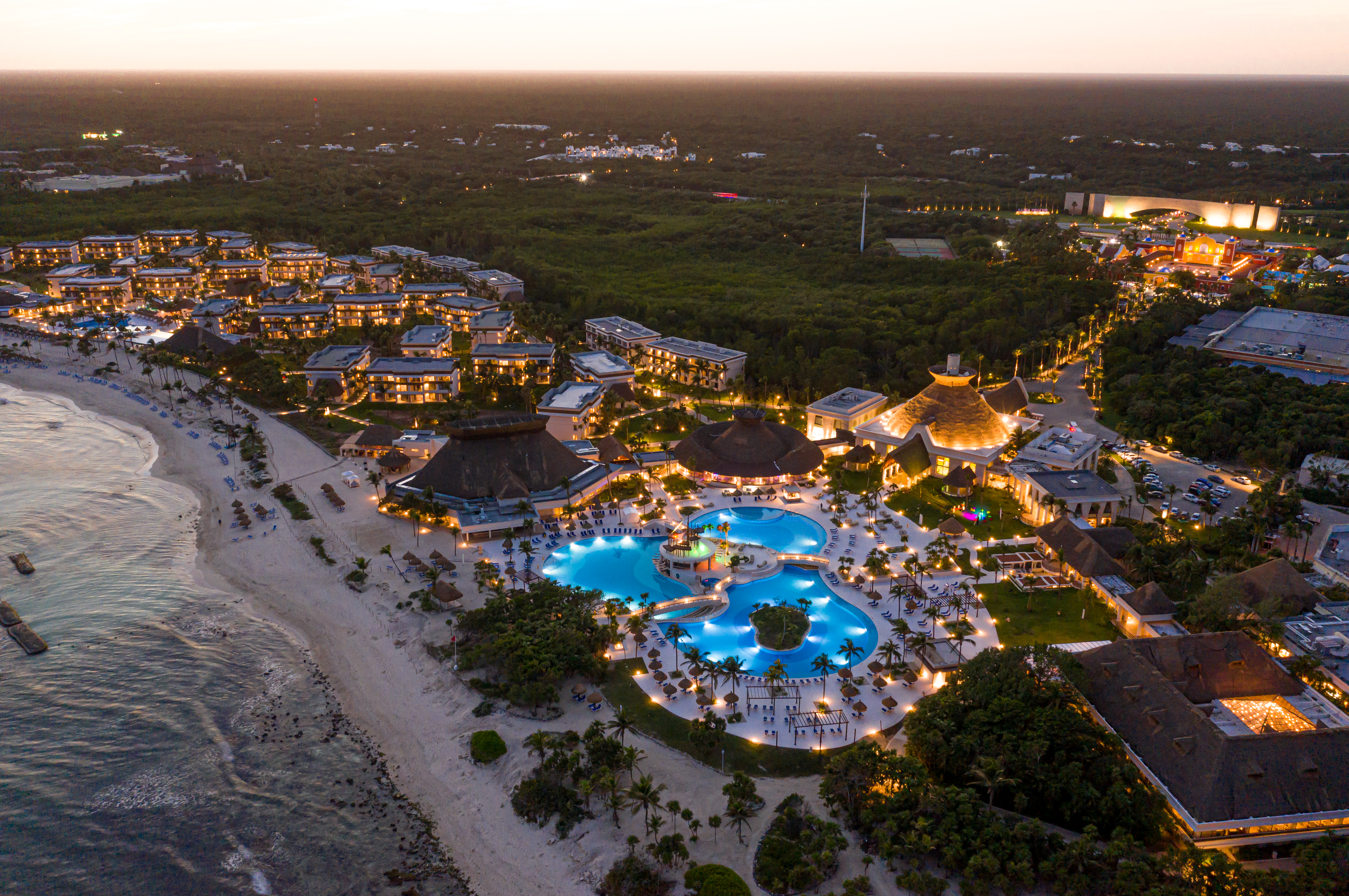 Book your wedding day in Bahia Principe Grand Tulum