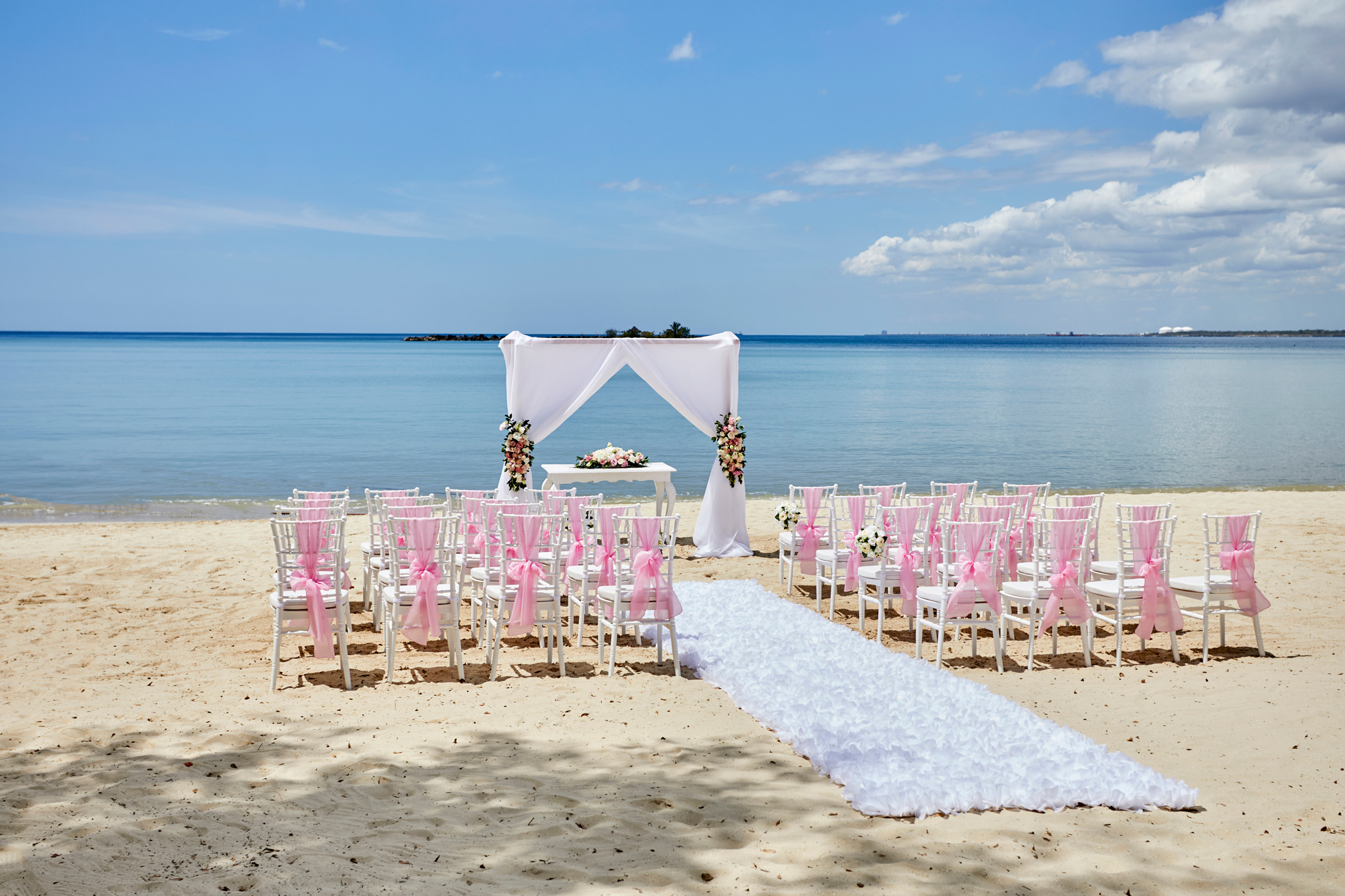 Book your wedding day in Bahia Principe Luxury Bouganville – Adults only 