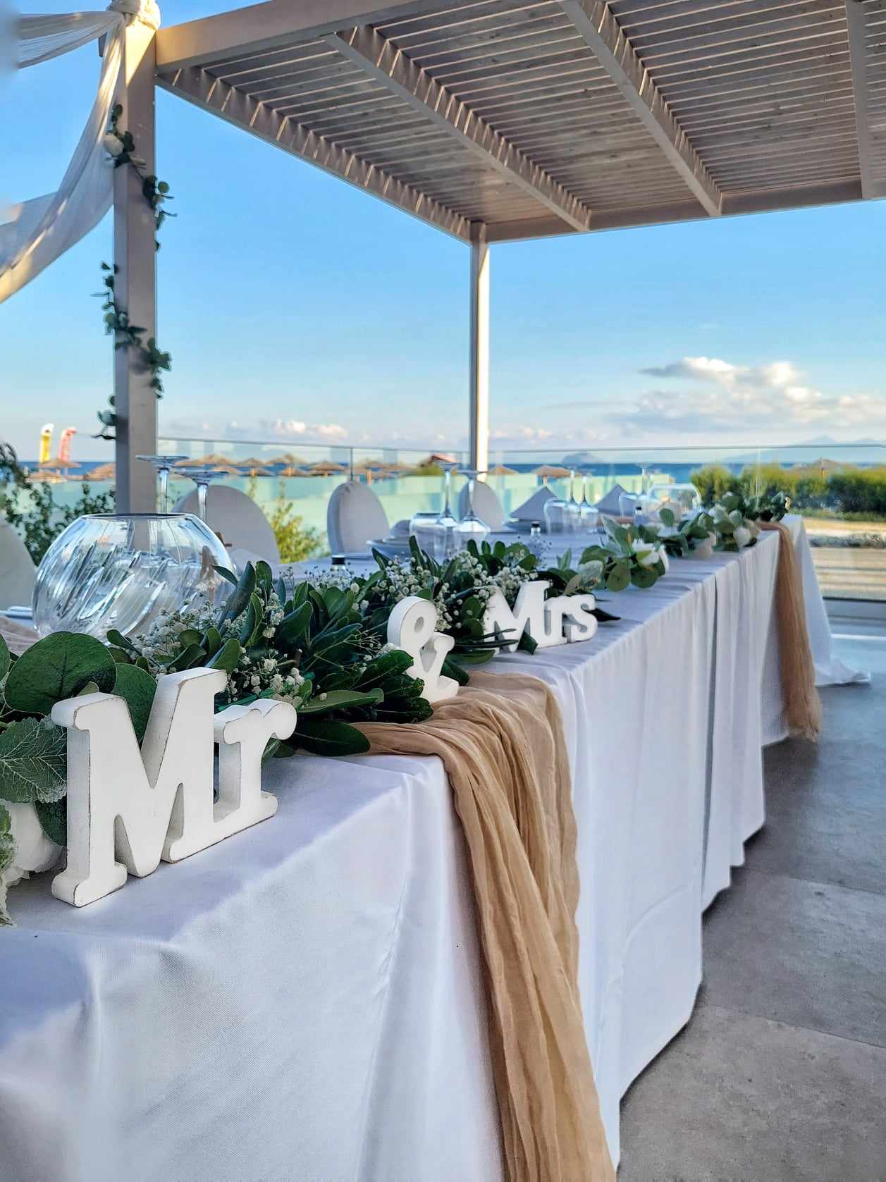 Book your wedding day in Porto Bello Beach