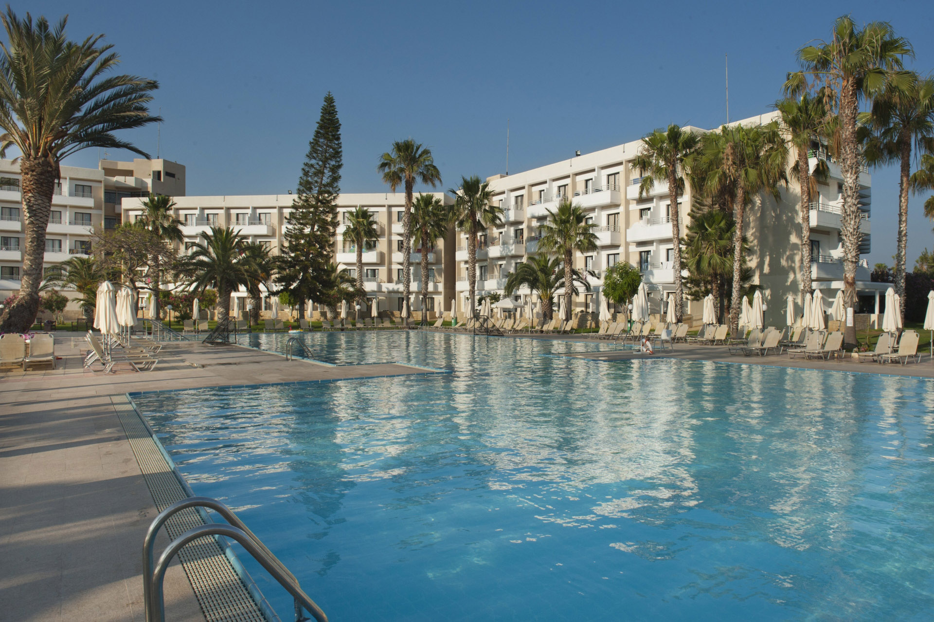 Book your wedding day in Louis Phaethon Beach Hotel Paphos