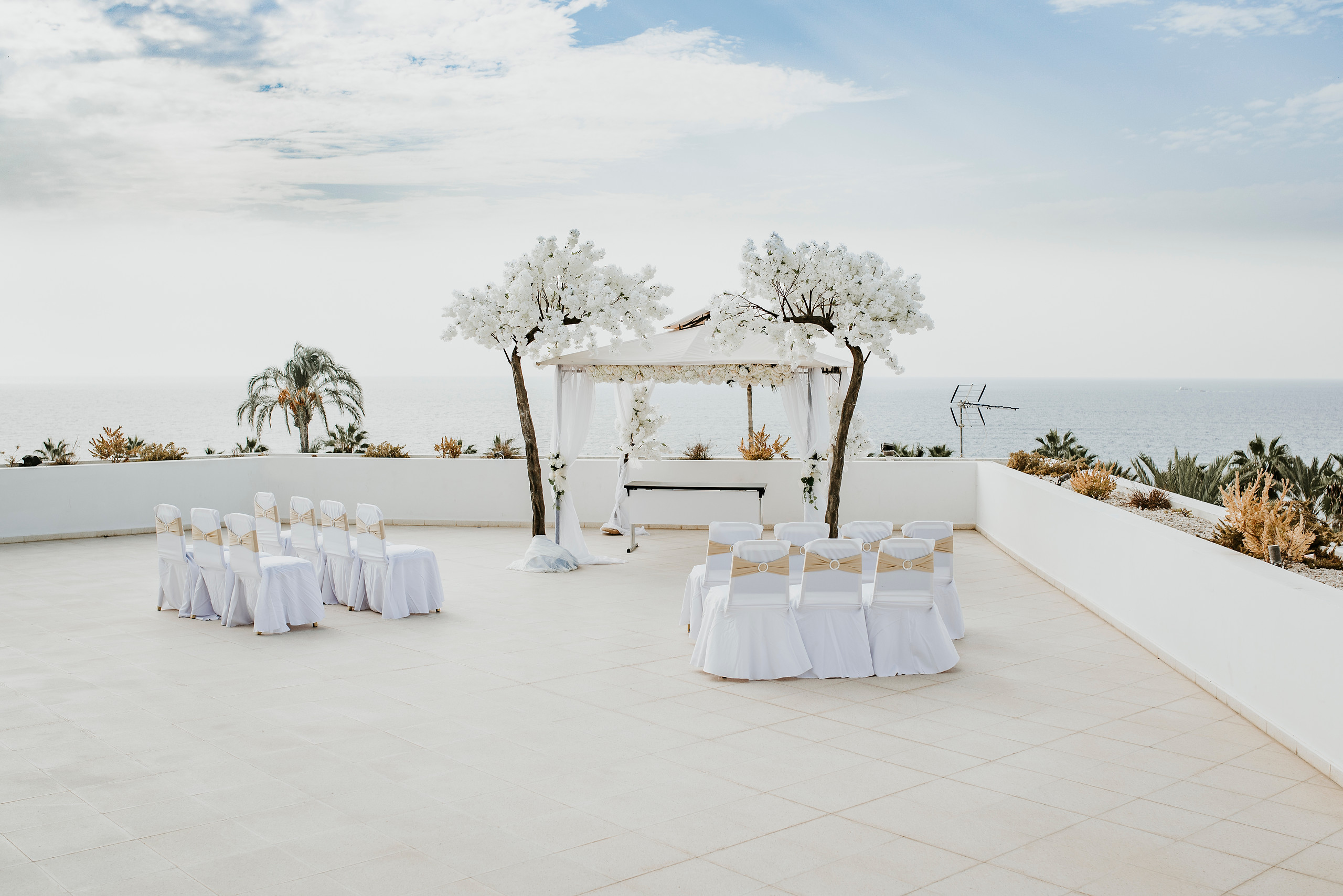 Book your wedding day in Laura Beach & Splash Resort