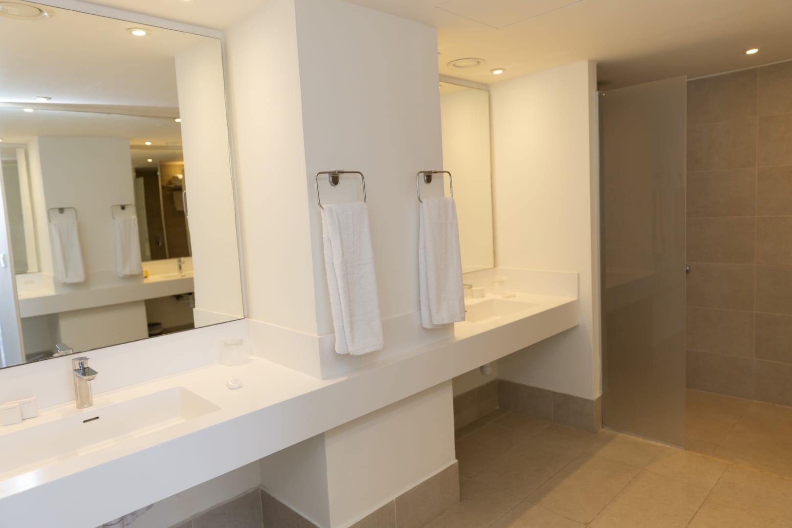 Book your wedding day in Venus Beach Hotel
