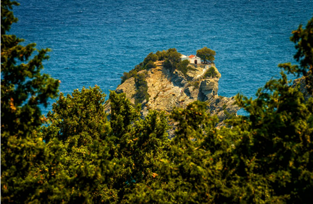 Book your wedding day in Church of Agios Ioannis Kastri Skopelos
