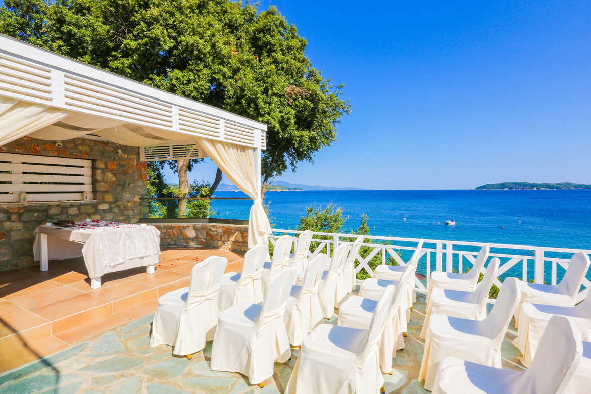 Book your wedding day in Kassandra Bay Resort Skiathos