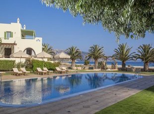 Book your wedding day in Finikas Hotel Naxos