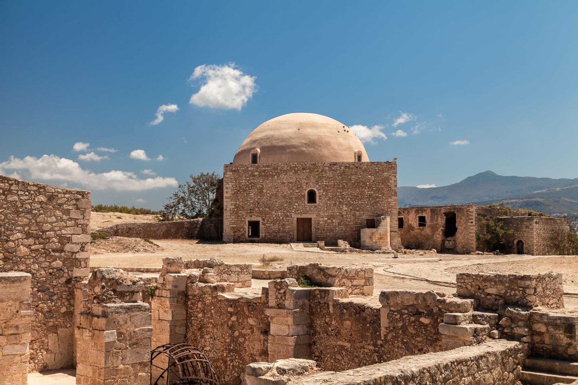 Book your wedding day in Knossos Royal Crete