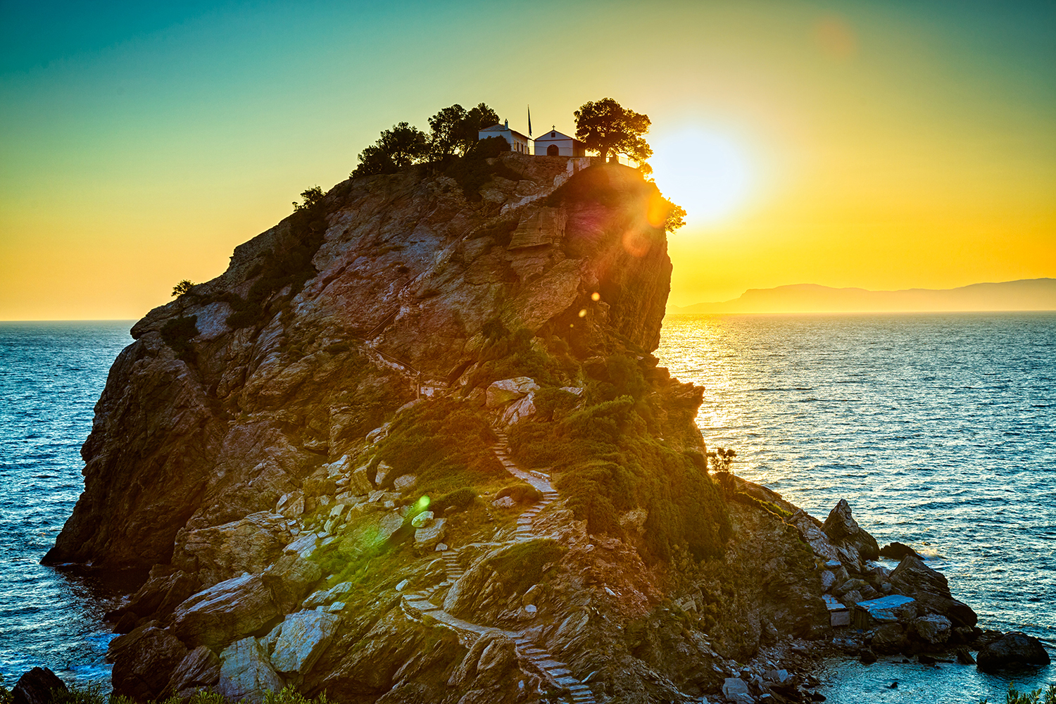 Book your wedding day in Church of Agios Ioannis Kastri Skopelos