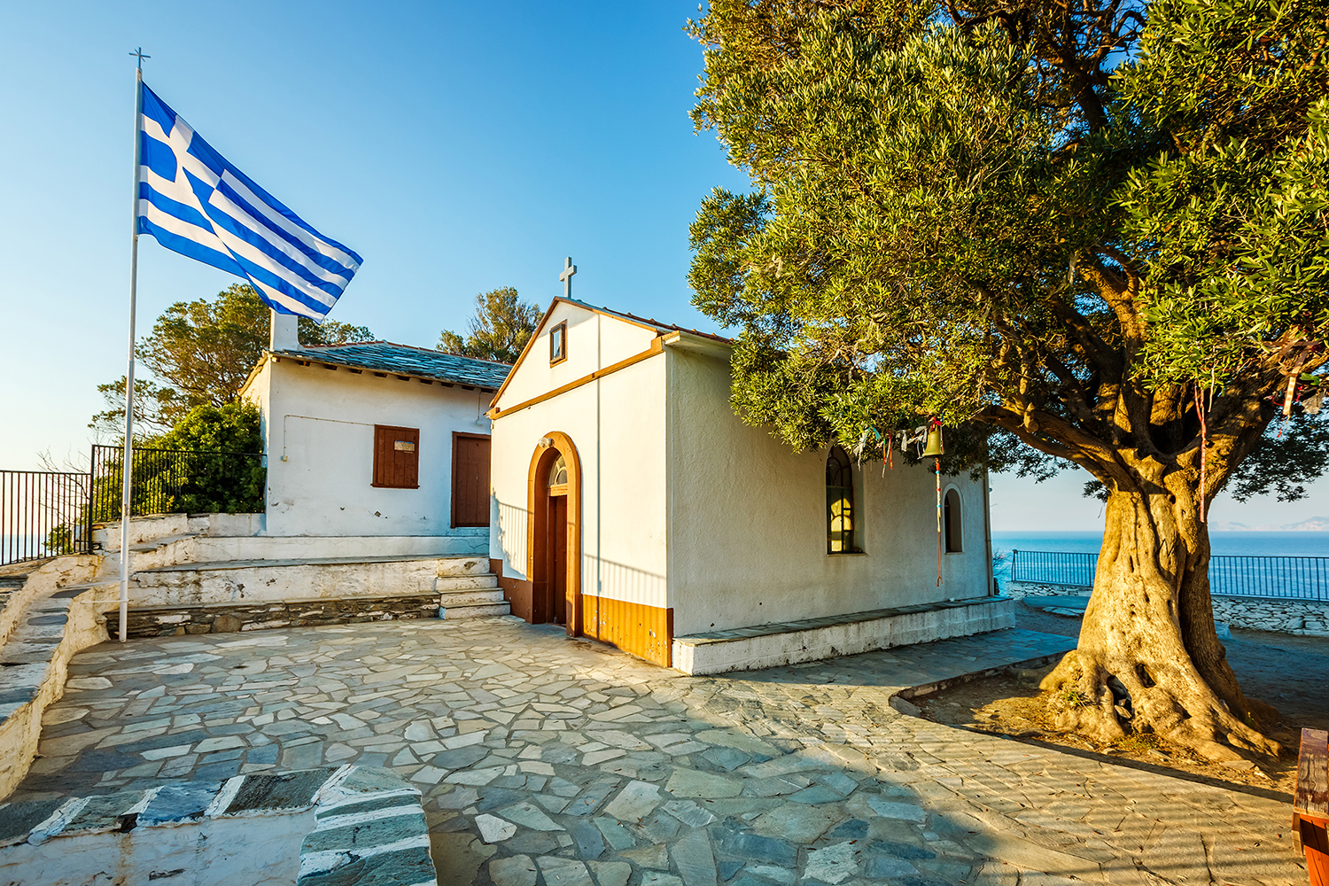 Book your wedding day in Church of Agios Ioannis Kastri Skopelos