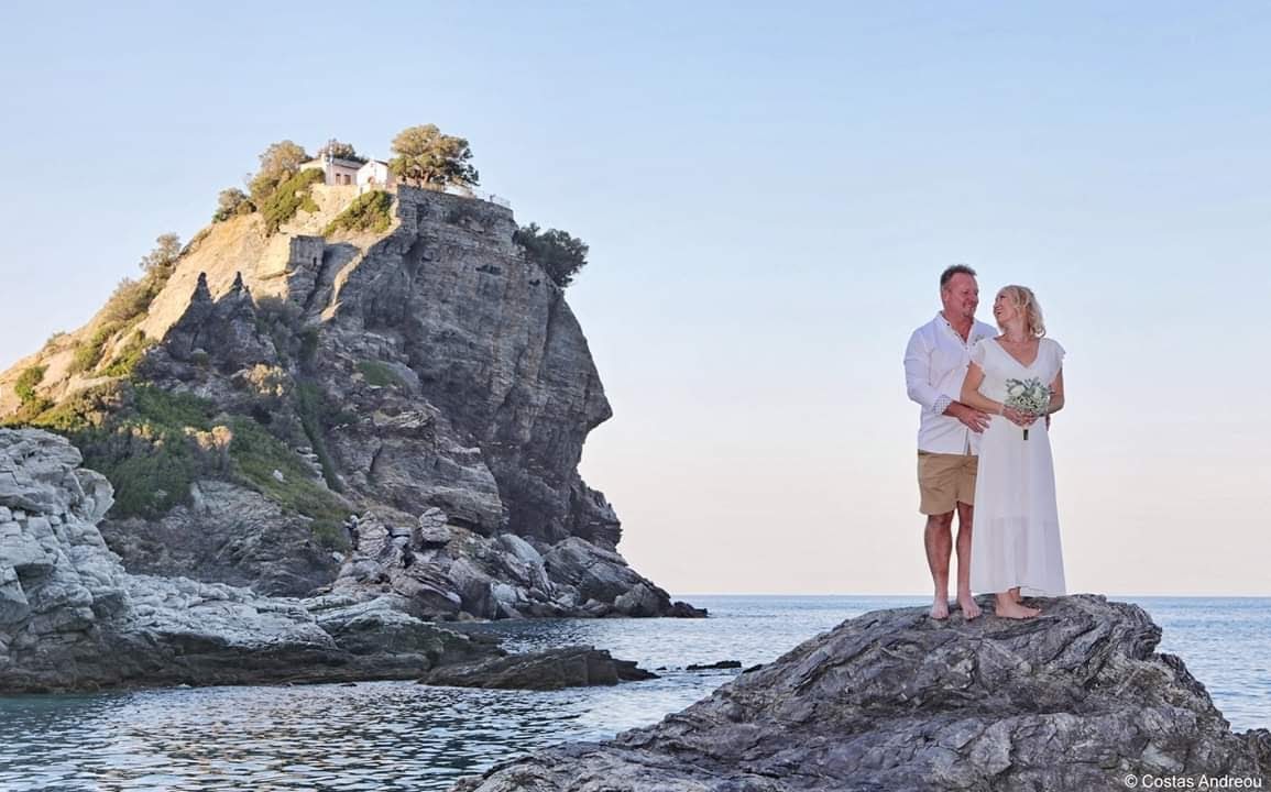 Book your wedding day in Church of Agios Ioannis Kastri Skopelos