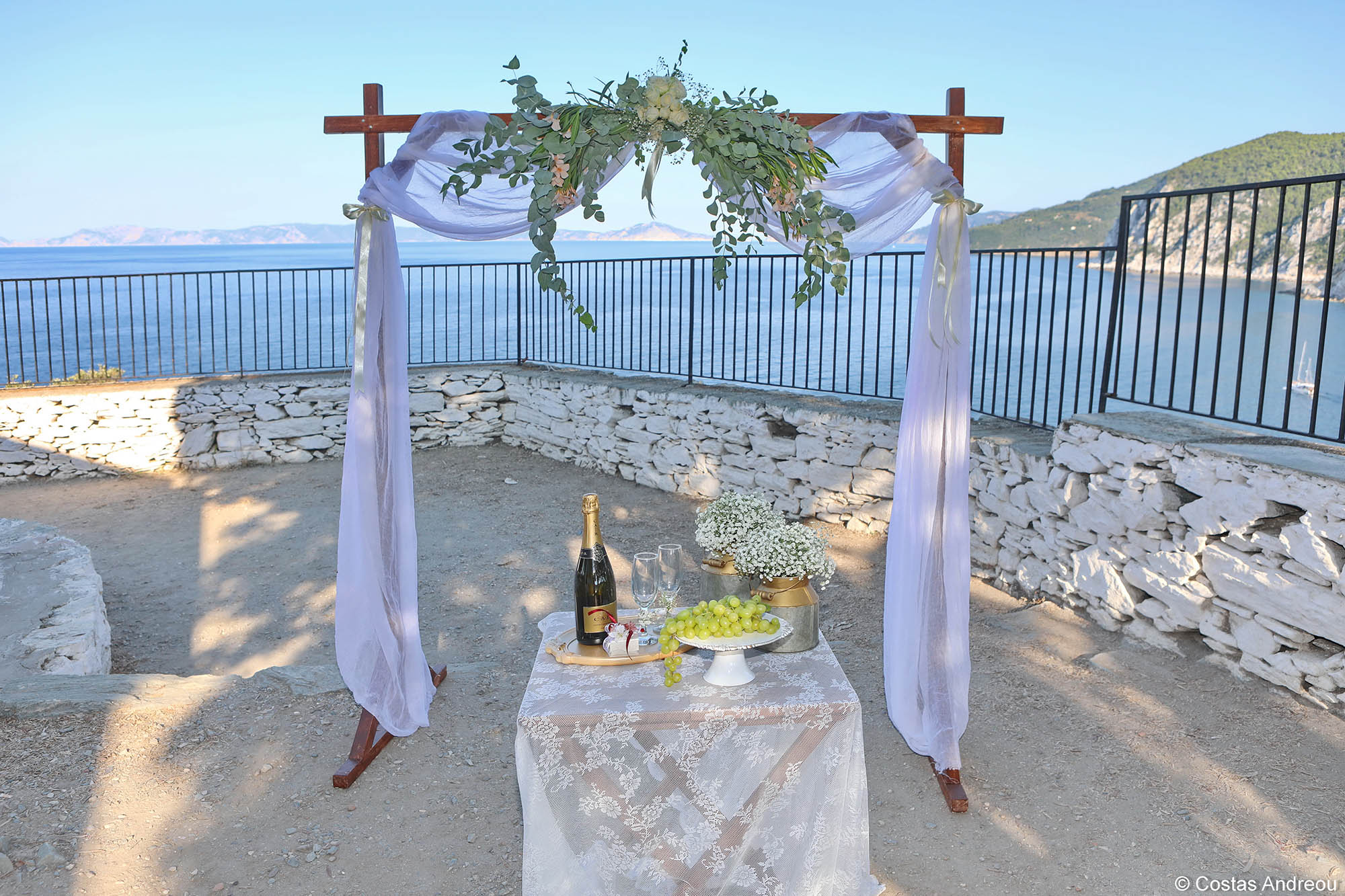 Book your wedding day in Church of Agios Ioannis Kastri Skopelos