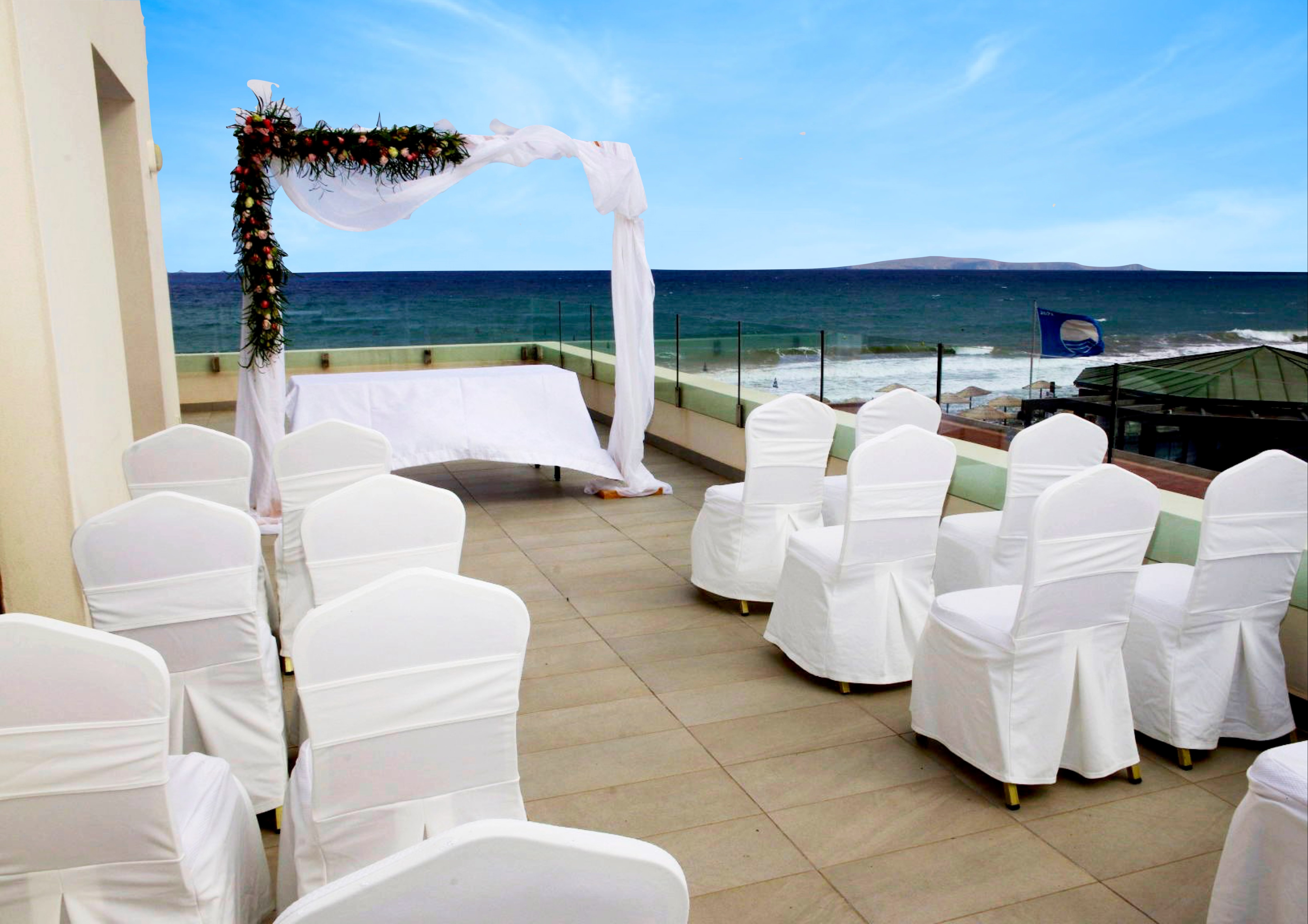 Image: http://www.bookyourweddingday.com/images/media/uploadfiles/resized-image-Promo.jpeg